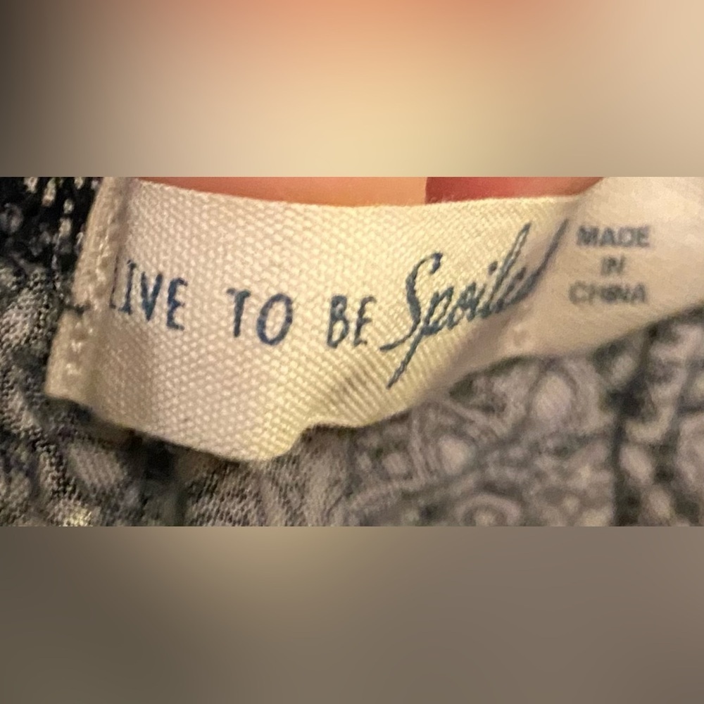 Live To Be Spoiled Cropped Blouse Sz M Black/White 3/4 Sleeves Off Shoulder - Picture 2 of 8